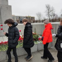 Возложение на Серафимовском